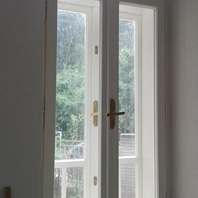 Detail nového okna ve vile v Brně