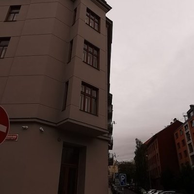 Kastlová okna na budově dodaná firmou Castle okna