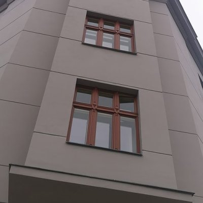 Kastlová okna Comfort na budově v Praze