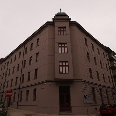 Kastlová okna Comfort na budově v Praze
