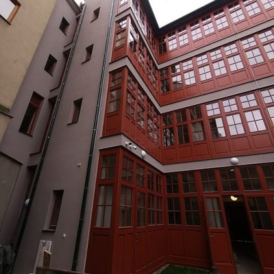 Pavlačové stěny oken od firmy Castle okna