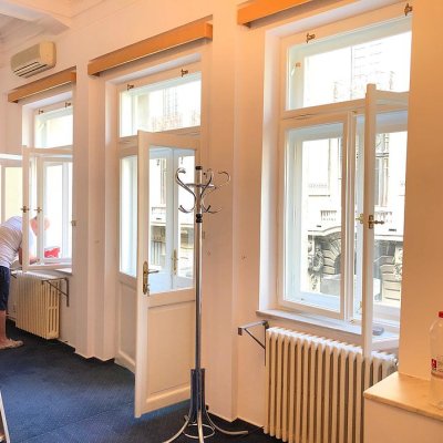 Česká ambasáda v Bukurešti, Rumunsko - systémy oken a dveří na terasu budovy