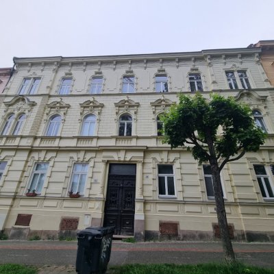 Špaletová okna na budově z 19. století