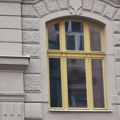 Špaletové okno na historické budově v Praze od firmy Castle okna